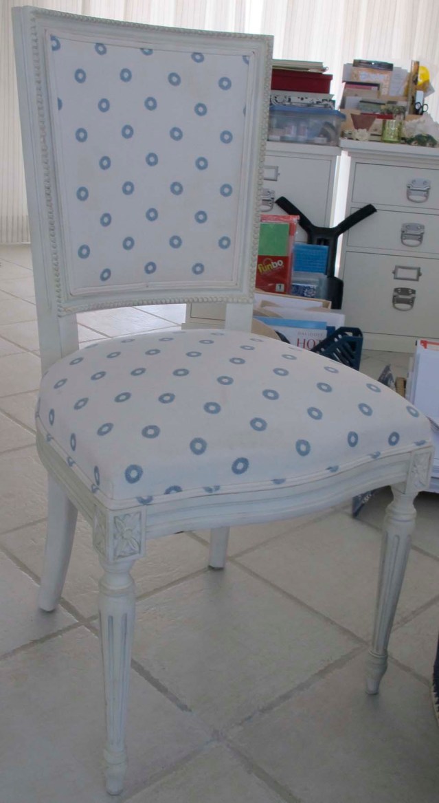 chair blue polka