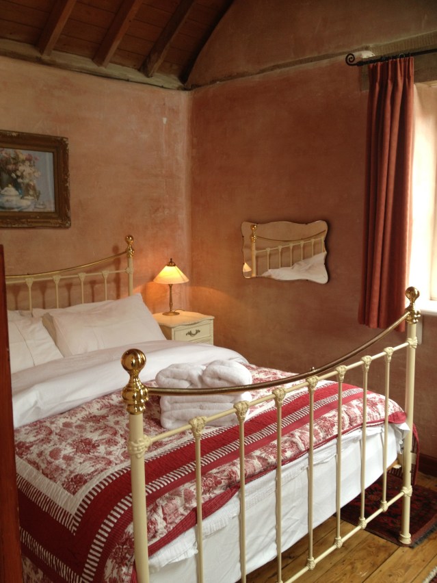 the bedroom and a set of towels for two. *sigh* this cottage has made me miss my loved ones. i hope to one day come back with them. but we'd need a bigger cottage