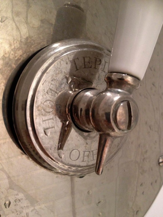 i love this. you will be seeing several faucet/tap photos. who knew i had a fascination with such household fixtures?