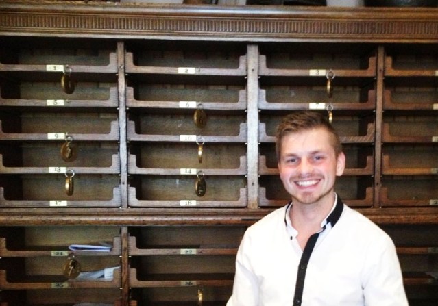 checking out of the townhouse. good bye, damian!