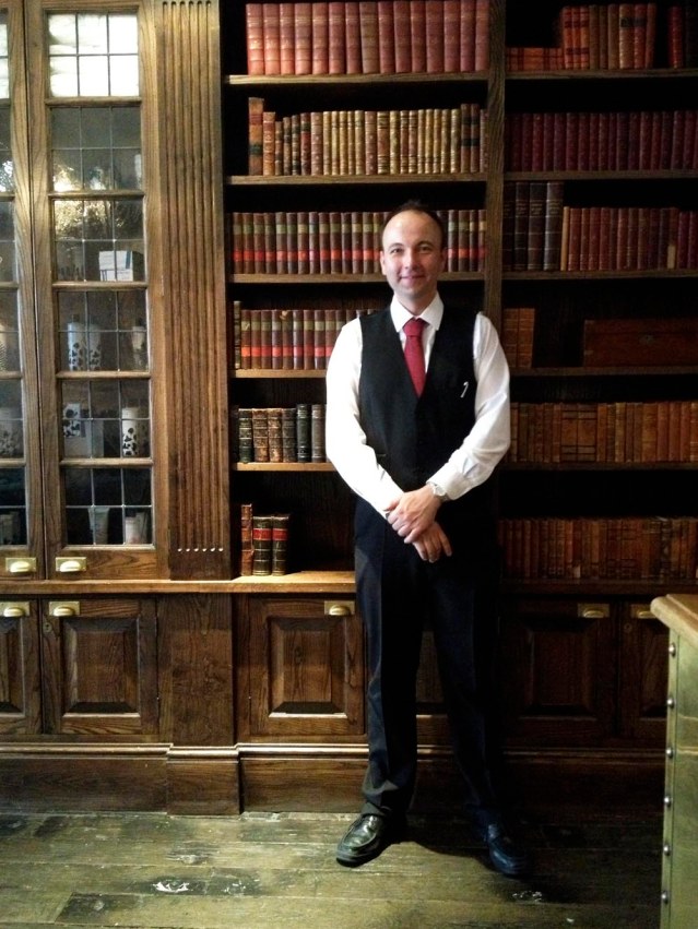 those are real books. i know i keep pointing out that things are real, but stores like pottery barn have me questioning any antique's authenticity. good bye, dean st townhouse, good bye, man with a lovely smile and good-bye london!