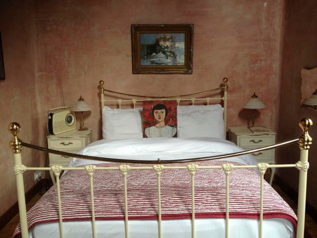 look who i found in bed. my plan was to go immediately after breakfast to lavenham, a medieval village about ten minutes drive from the grove cottages. but i ended up conked out on the couch for a couple of hours