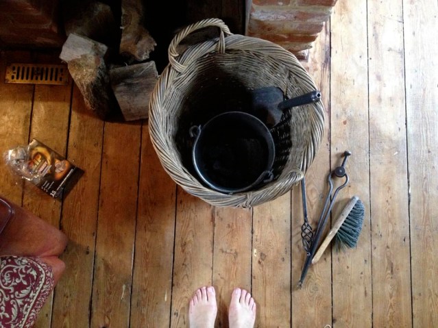 back 'home' i decided to try my hand at building a fire