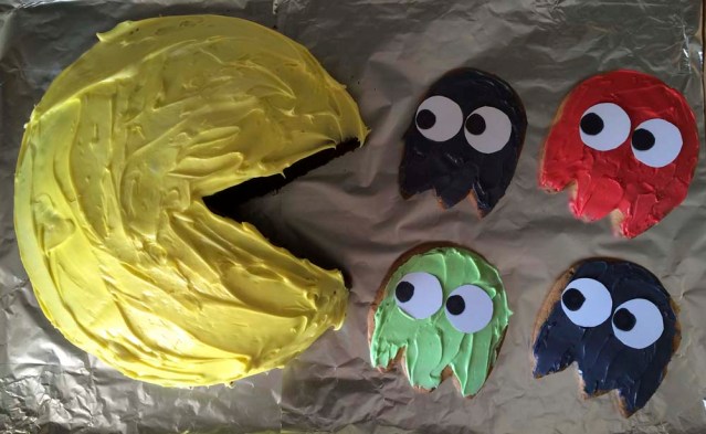 pacman chases pacman monsters and they're scared