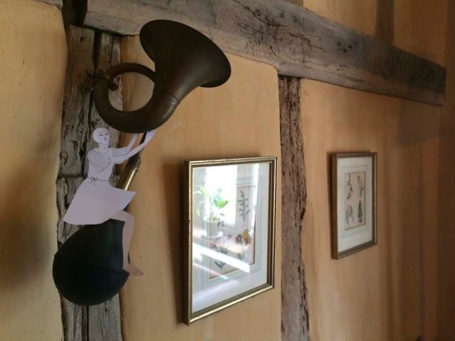 eve honking her horn