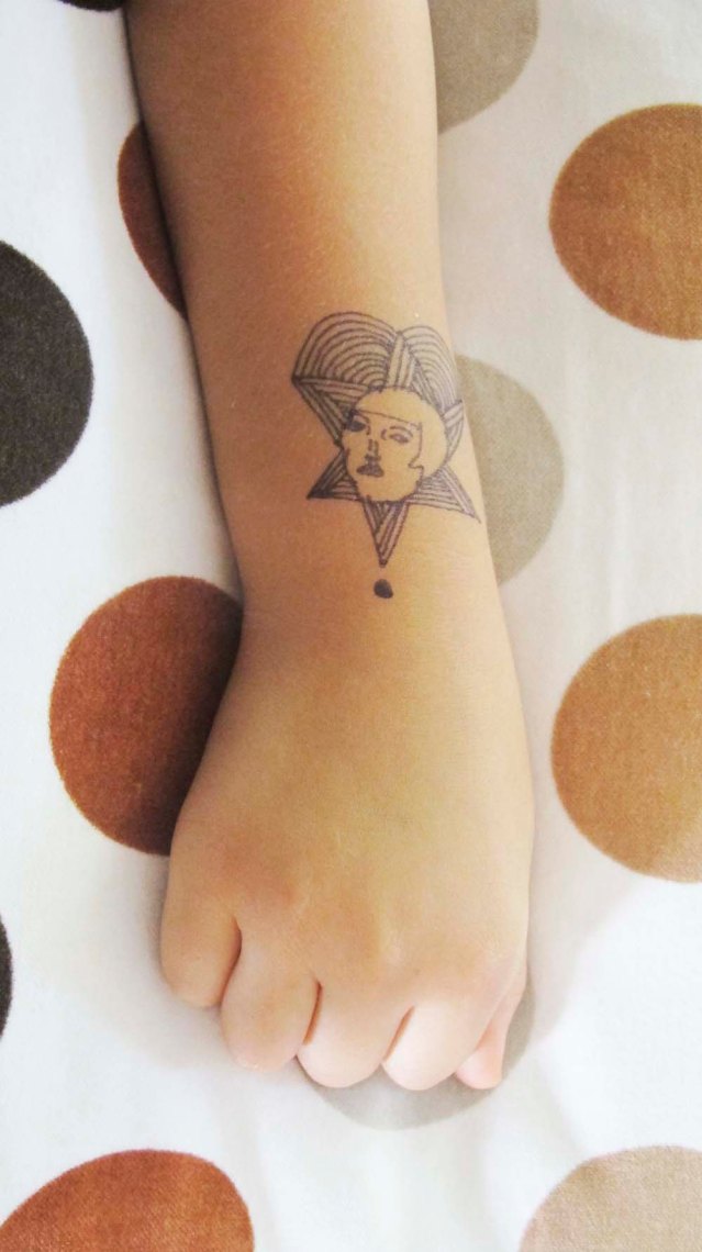 a small one for her sister yara