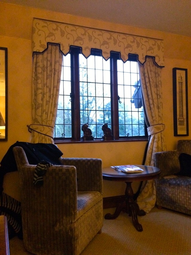 and this is now. i had a great time at dinner with nelli and tareq. i was the only uncoupled person in a room full of lovers, partners, spouses, but funny enough it was the time i had most fun. i realize and appreciate how much nelli and tareq are trying not to make me feel like the third wheel! i had a good time, my fix of the countryside and then some. i'm ready to get back to the city