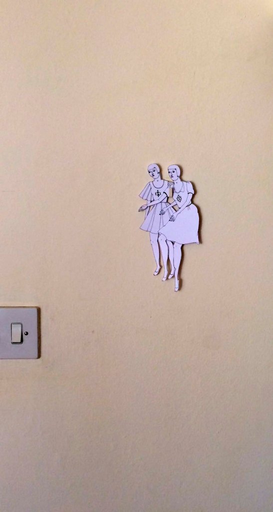 fast forward to yesterday. at zeri crafts i spied these two on the wall