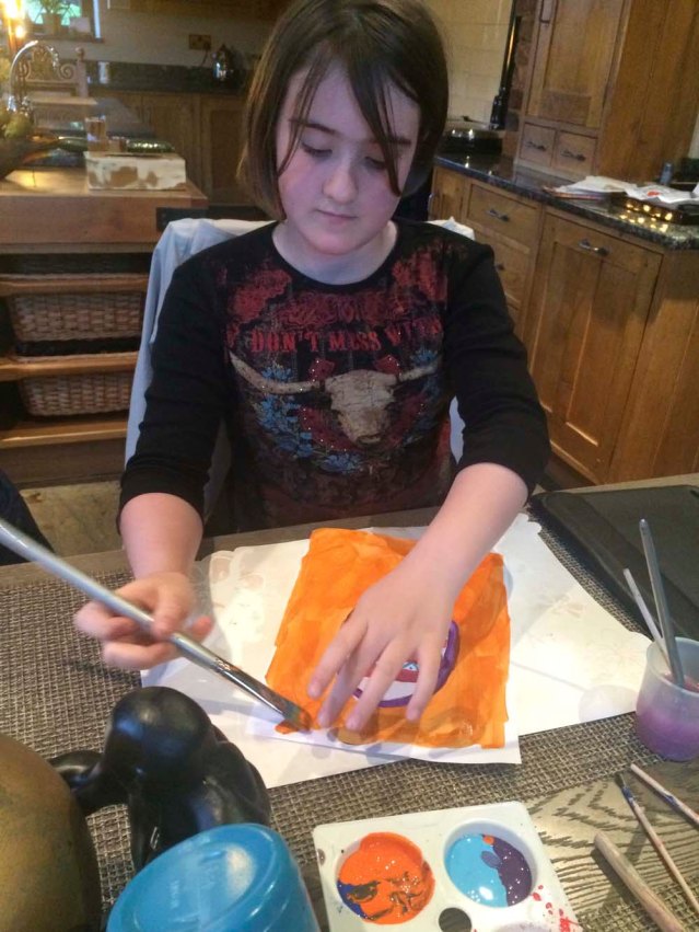 christina prefers to draw on loose leaf paper