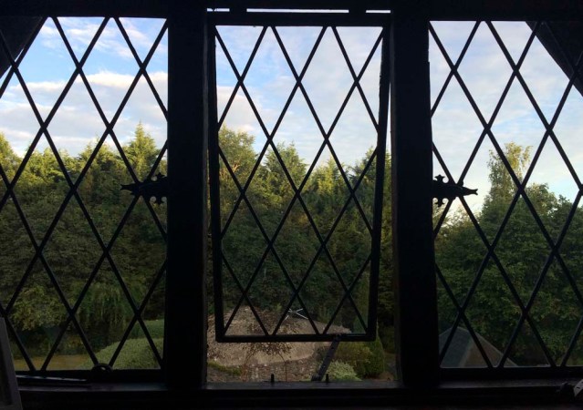 june 29 } i woke up to this sky. this was my last day in the uk before leaving that night. we ended up going back to london where we watched the girls compete at their 'swimming gala'. later i had lunch with nelli and finally a lovely drink with 'tall & kiwi' vincent before heading back to victoria station. i can't wait to go back, this time more than ever