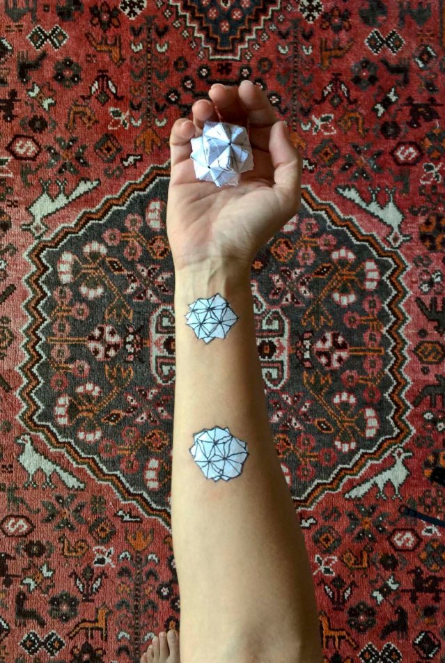 for now, i'll stick to the larger size polyhedra, only try to be more precise with the foldling