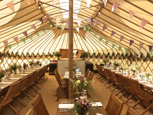 dinner time. inside the chef's club tent for what turns out to be a sampler meal (it wasn't really, just paltry for the alkandari stomach)