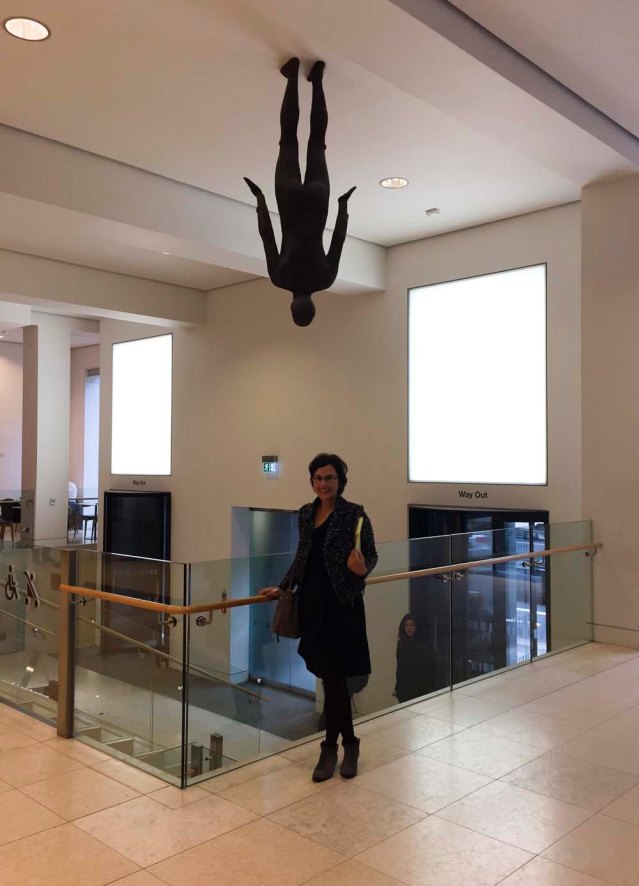 after dr. johnson's home i'm supposed to go to kew gardens but i meet up with mai for lunch instead. i decide to go the next day and enjoy the rest of the afternoon with my dear friend. after lunch we visited the wellcome collection 