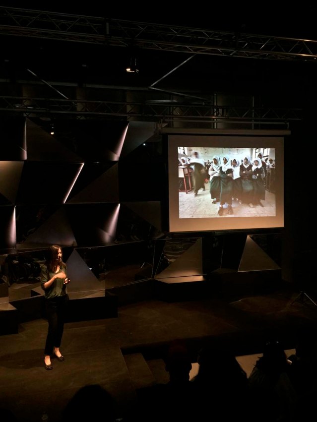 photographer laura boushnak kicks off a trifecta of pre-coffee-break lectures saturday morning. she talks about her 'i read/i write' initiative. and i'm proud to call her one of my besties